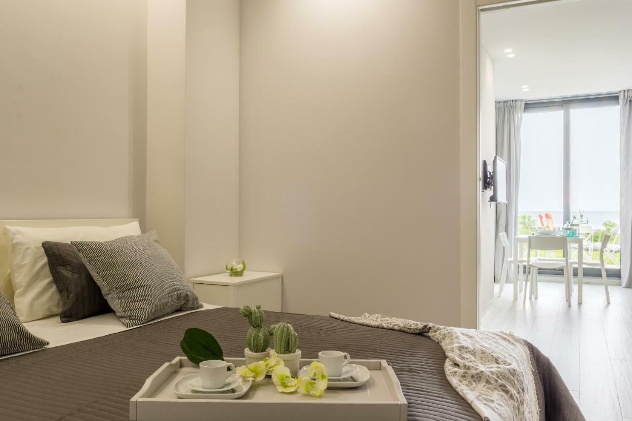 Les Suites - Apartments Riposto Exterior photo