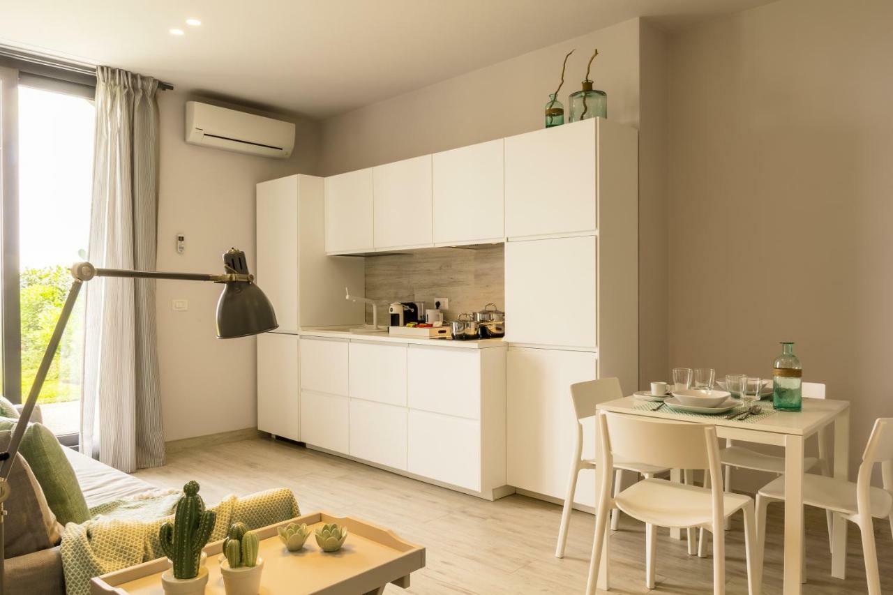 Les Suites - Apartments Riposto Exterior photo